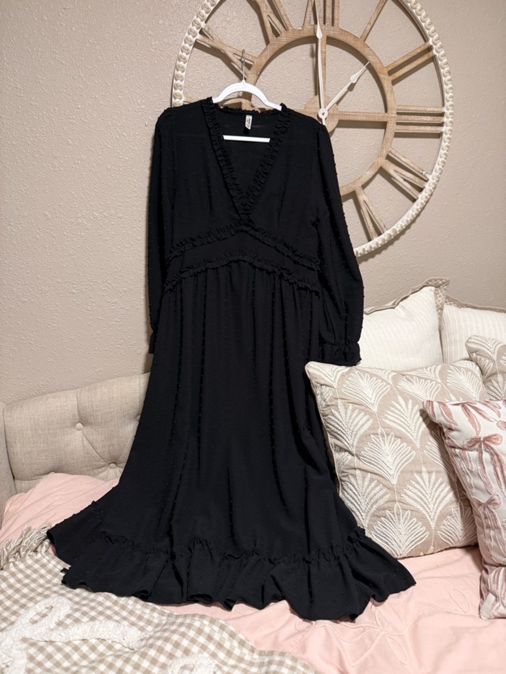 Black Long Sleeve V-Neck Maxi Dress